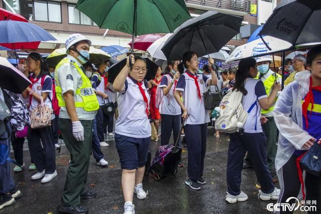 防御台风灿都 上海中小学停课