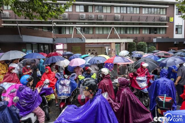 防御台风灿都 上海中小学停课